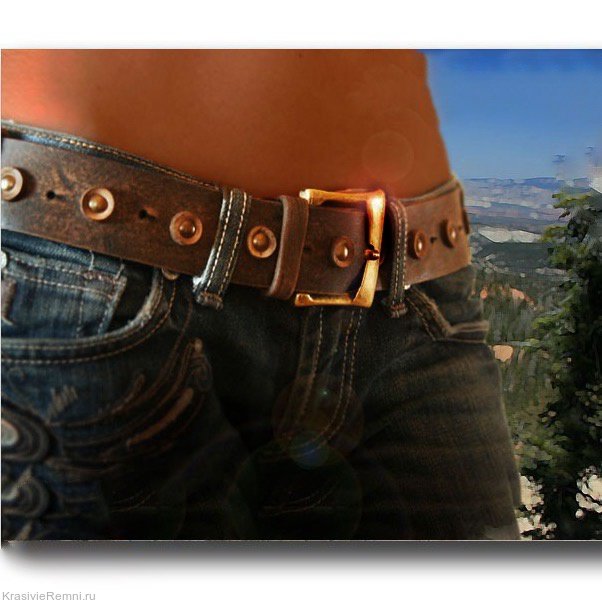 Ремень джинсовый с круглыми кожаными украшениями, коричневый 